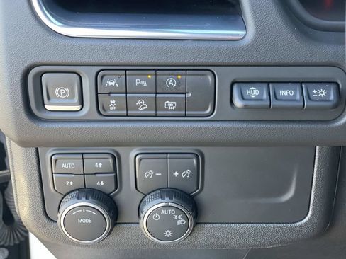 Used 2023 Chevrolet Tahoe High Country AWD/4WD image 17