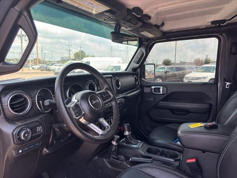 Used 2023 Jeep Wrangler Unlimited Sahara w/ Cold Weather Group AWD/4WD image 3