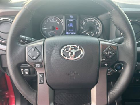 Used 2017 Toyota Tacoma TRD Off-Road w/ Premium & Technology Package image 20