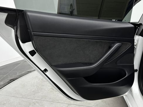 Used 2021 Tesla Model 3 Standard Range Plus image 28