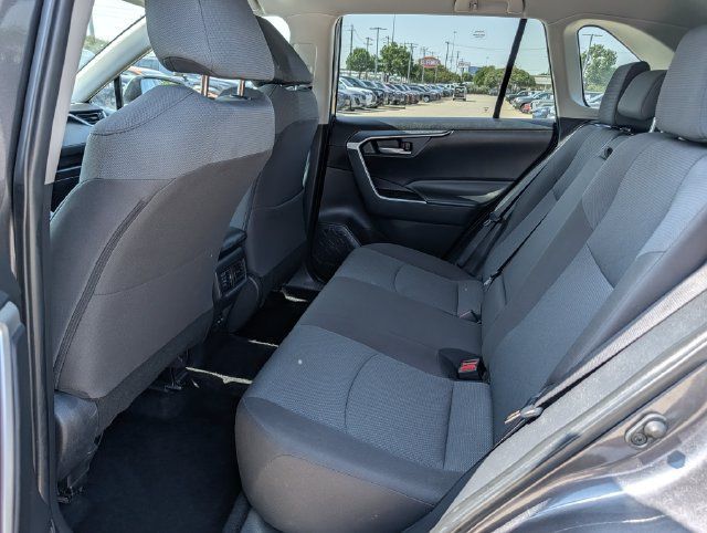 Used 2025 Toyota RAV4 XLE FWD image 25