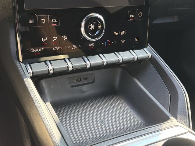 Used 2025 GMC Terrain Elevation AWD/4WD image 26