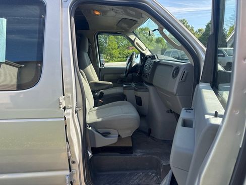 Used 2011 Ford E-350 and Econoline 350 Extended Super Duty w/ Commercial Cargo Van Pkg RWD image 10