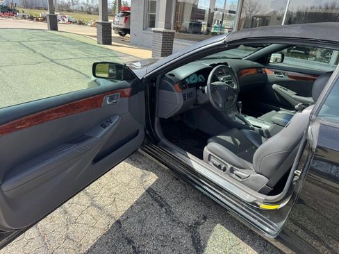 Used 2006 Toyota Solara SLE image 9