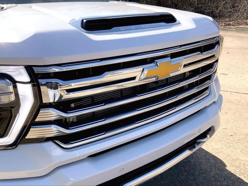 Used 2025 Chevrolet Silverado 3500 High Country w/ Technology Package image 29