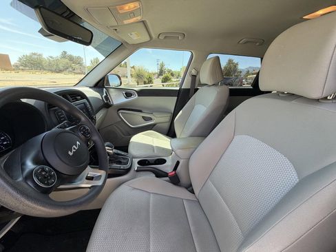 Used 2022 Kia Soul LX w/ Technology Package image 16