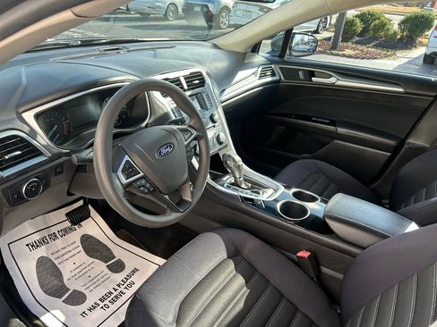 Used 2014 Ford Fusion SE image 10