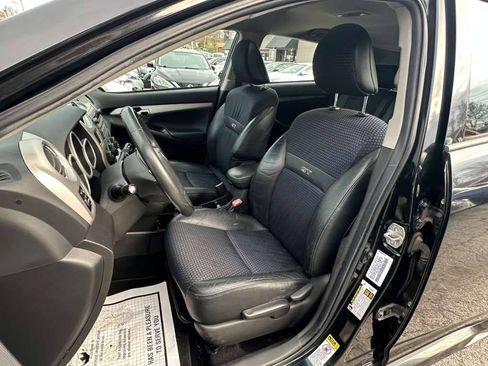 Used 2009 Pontiac Vibe GT image 14