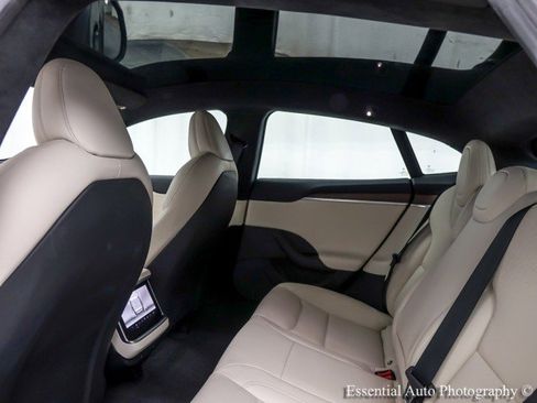 Used 2022 Tesla Model S image 14