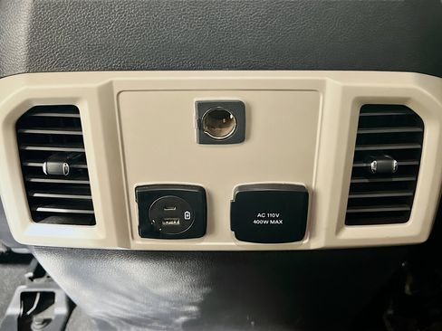 Used 2020 Ford F350 Lariat AWD/4WD image 17