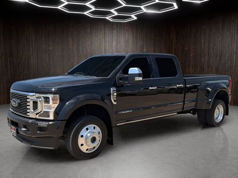 Certified 2022 Ford F450 Platinum w/ FX4 Off-Road Package AWD/4WD image 3