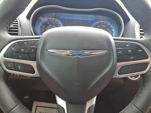 Used 2023 Chrysler 300 Touring RWD image 13