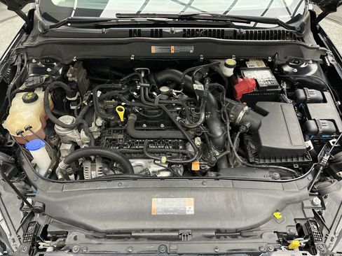 Used 2019 Ford Fusion SE image 25