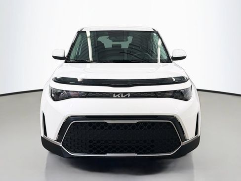 Used 2024 Kia Soul LX FWD image 2