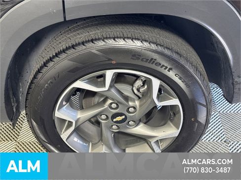 Used 2025 Chevrolet Trax LT w/ LT Convenience Package image 22