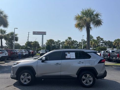 Used 2025 Toyota RAV4 XLE FWD image 7