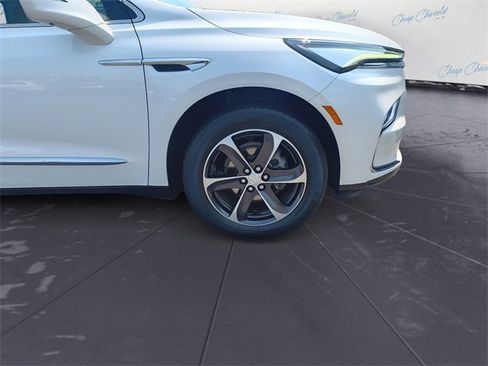 Used 2022 Buick Enclave Essence w/ Sport Touring Edition image 9