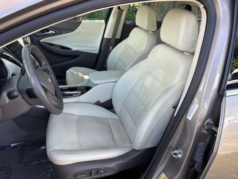 Used 2024 Chevrolet Malibu LT image 36