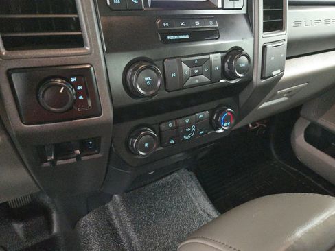 Used 2020 Ford F250 XL w/ Power Equipment Group image 23