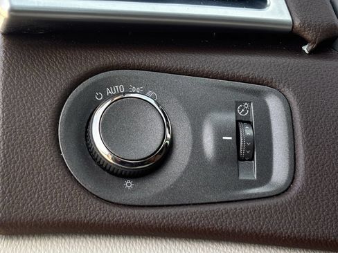 Used 2010 Cadillac SRX Luxury FWD image 20
