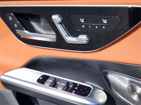 New 2025 Mercedes-Benz GLC 300 4MATIC image 11