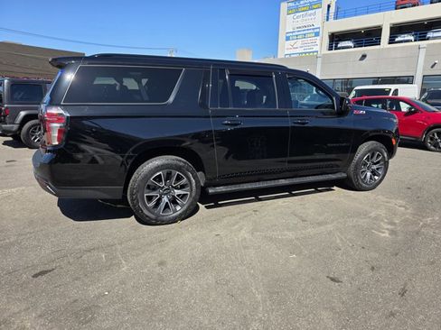 Used 2023 Chevrolet Suburban Z71 w/ Luxury Package AWD/4WD image 3