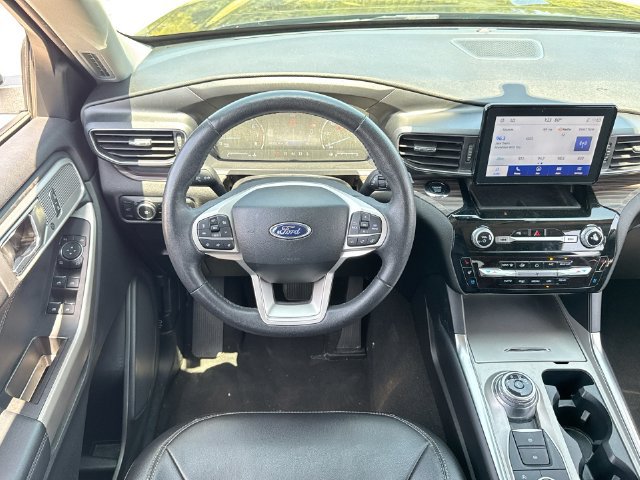 Used 2024 Ford Explorer Limited AWD/4WD image 14