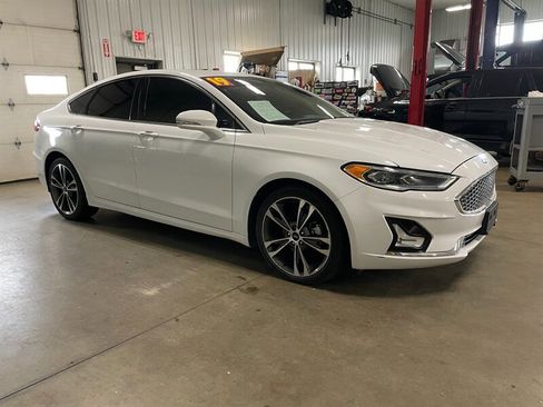 Used 2019 Ford Fusion Titanium AWD/4WD image 5