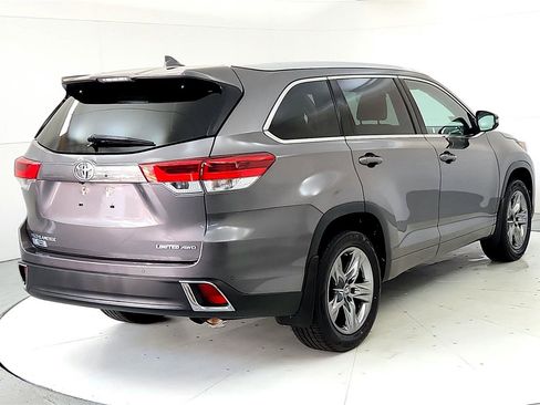 Used 2017 Toyota Highlander Limited Platinum image 7