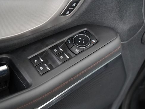 Used 2025 Ford Expedition Active AWD/4WD image 29
