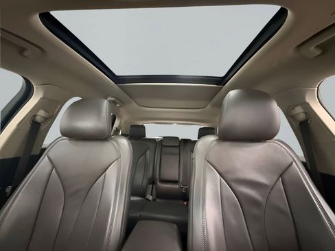 Used 2019 Lincoln Nautilus Reserve FWD image 15