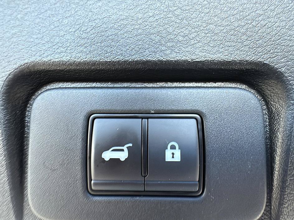 Certified 2025 Nissan Rogue SV AWD/4WD image 39