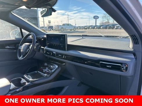 Used 2023 Lincoln Nautilus Reserve w/ Equipment Group 201A image 8