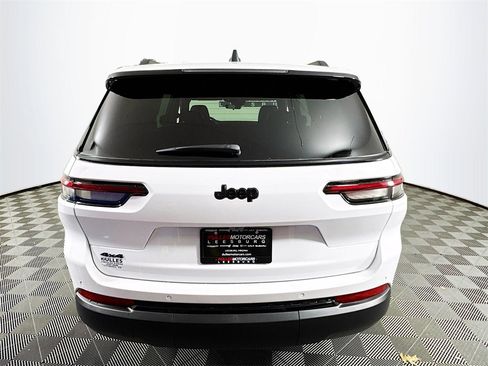 Used 2025 Jeep Grand Cherokee L Altitude image 6