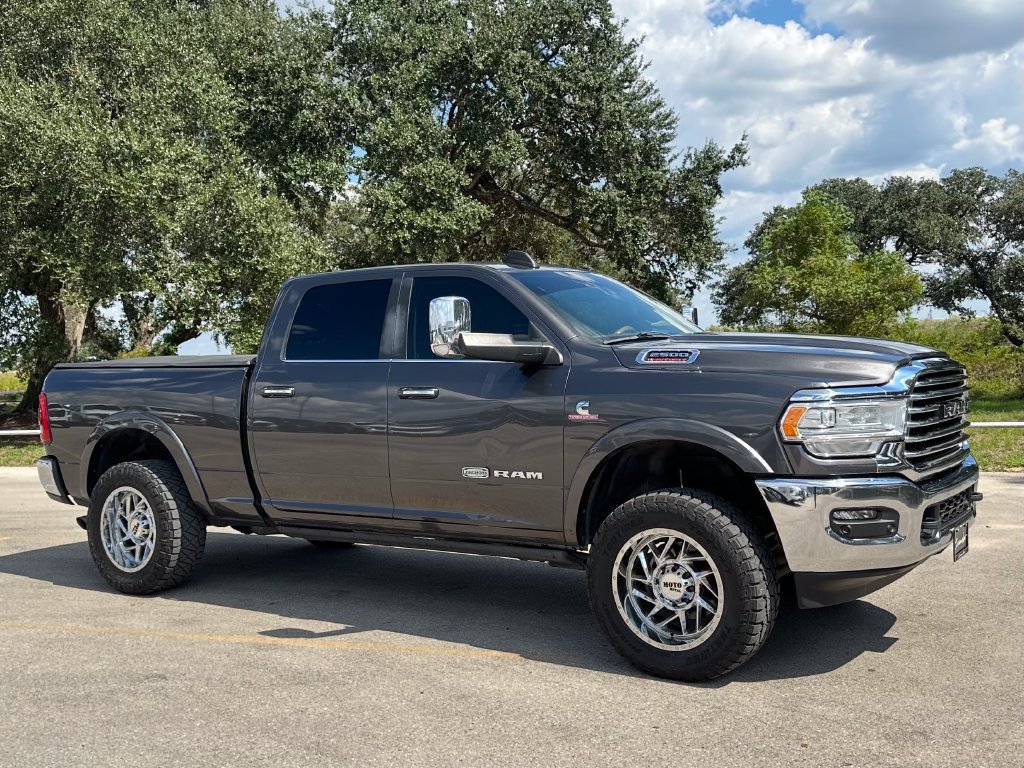 Used 2022 RAM 2500 Limited AWD/4WD image 2