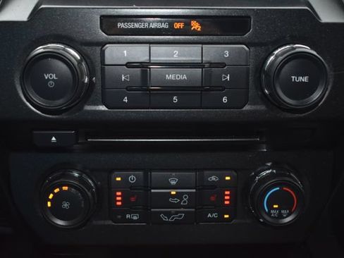 Used 2018 Ford F150 XLT w/ Equipment Group 302A Luxury AWD/4WD image 33