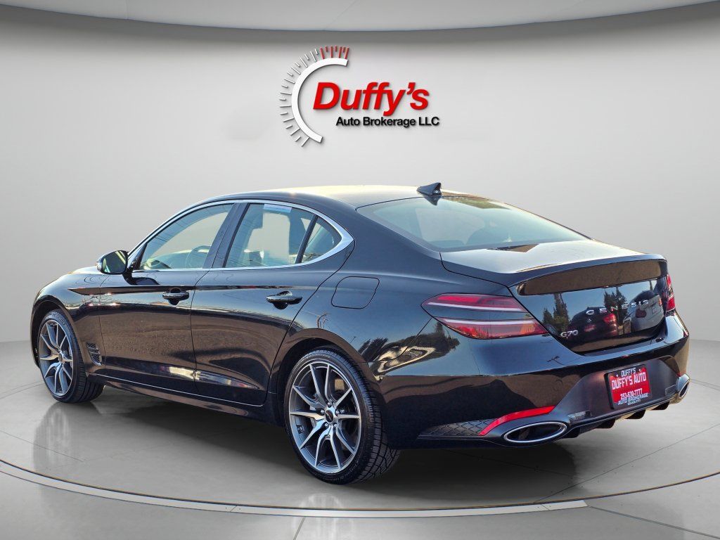 Used 2025 Genesis G70 2.5T RWD image 17