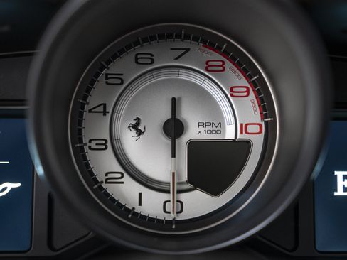 Used 2021 Ferrari Portofino RWD image 39