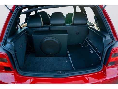 Used 2004 Volkswagen R32 image 22