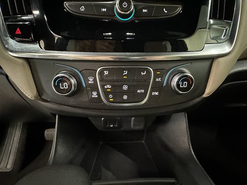 Certified 2023 Chevrolet Traverse LS w/ Midnight/Sport Edition FWD image 28