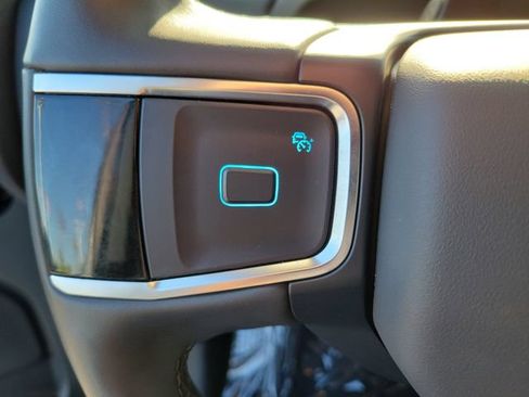Certified 2025 Ford Expedition Active AWD/4WD image 5