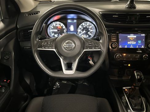 Used 2021 Nissan Rogue Sport S image 14