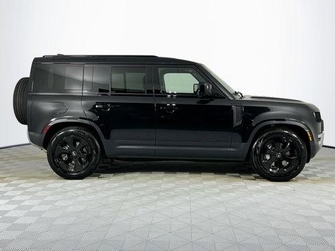 Used 2025 Land Rover Defender 110 S AWD/4WD image 4