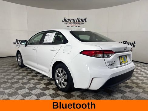 Used 2025 Toyota Corolla LE FWD image 9