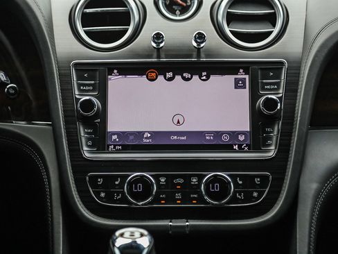 Used 2019 Bentley Bentayga image 14