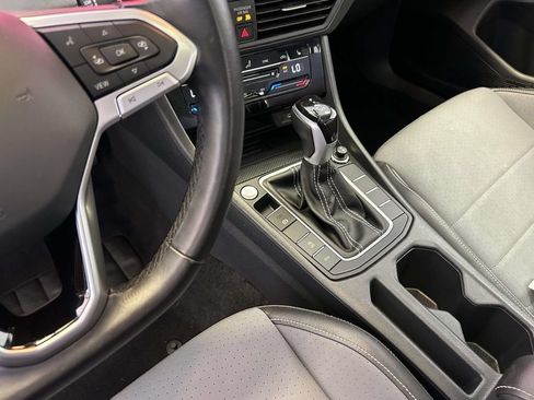 Used 2025 Volkswagen Jetta SE FWD image 20