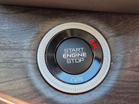 Used 2023 Jeep Grand Cherokee 4WD 4xe w/ Luxury Tech Group II image 38