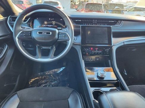 Used 2023 Jeep Grand Cherokee L Laredo image 10