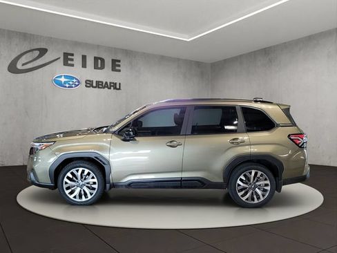 Used 2025 Subaru Forester Touring w/ Popular Package - Touring AWD/4WD image 9