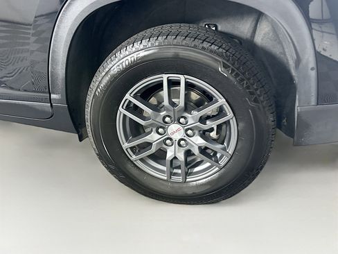 Used 2025 GMC Acadia Elevation image 11